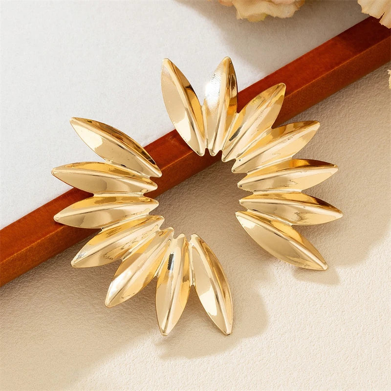 New Exaggerated Fan Shape Women's Hanging Earrings Gold Color Metal Geometric Dangle Earrings for Female European Ear Jewelry