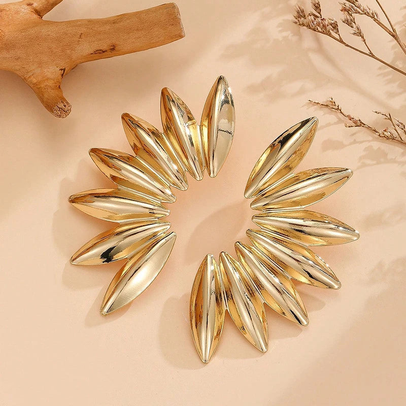 New Exaggerated Fan Shape Women's Hanging Earrings Gold Color Metal Geometric Dangle Earrings for Female European Ear Jewelry