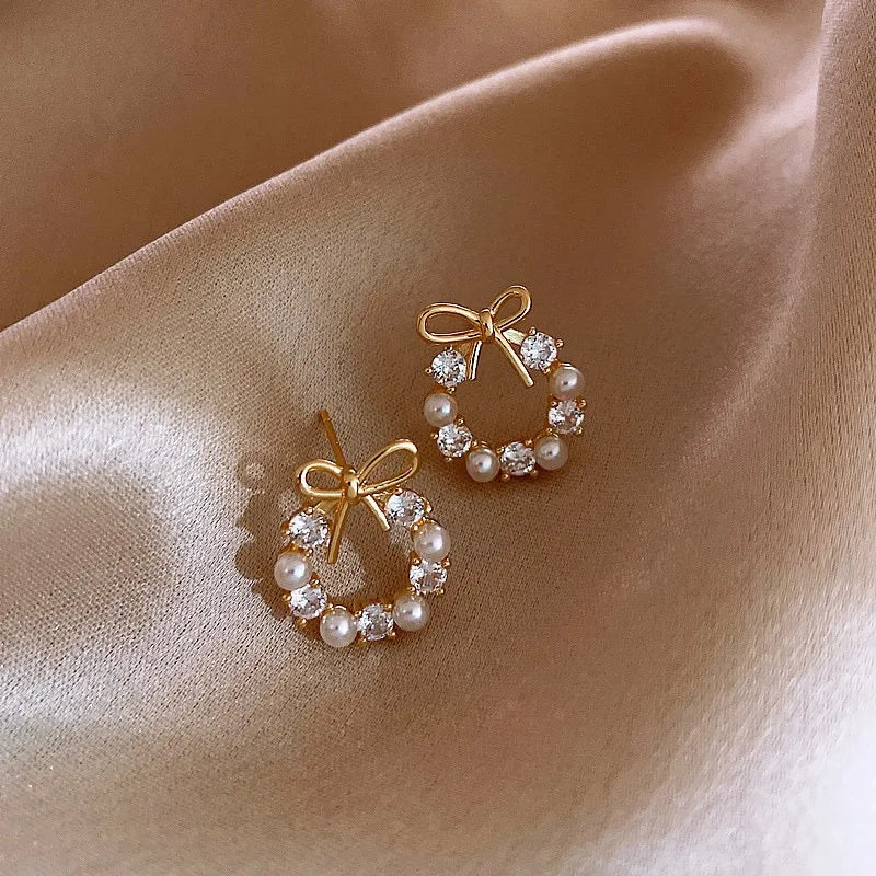 High Quality Minimalist Creative Round Bow Earrings Fashion Rhinestone Imitation Pearl Earrings, Designed For The Temperament of