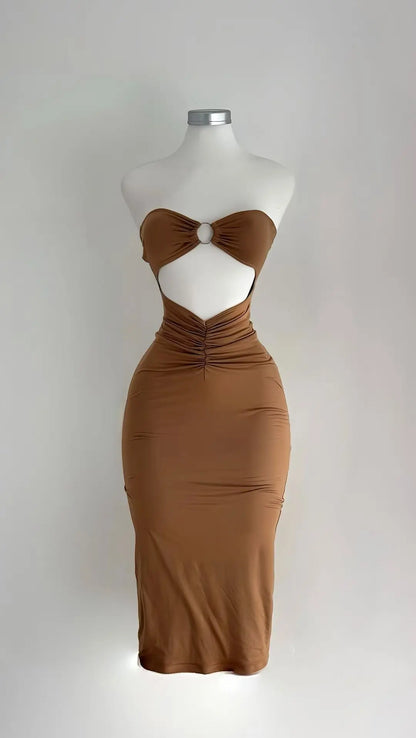The 2025 summer new solid color sleeveless sexy strapless cutout long dress from Europe and America