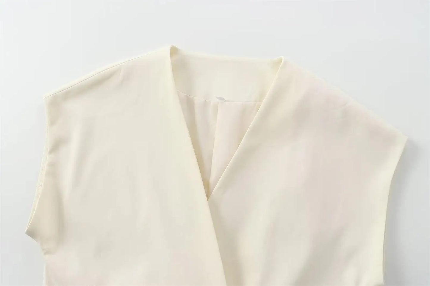 TFMLN Fashion Women's Trouser Suits Sleeveless V-Neck Top With Belt Straight Pants Sets 2025 Spring Summer Commuter 2 Piece Set