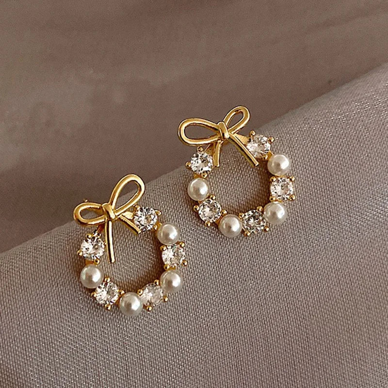 High Quality Minimalist Creative Round Bow Earrings Fashion Rhinestone Imitation Pearl Earrings, Designed For The Temperament of