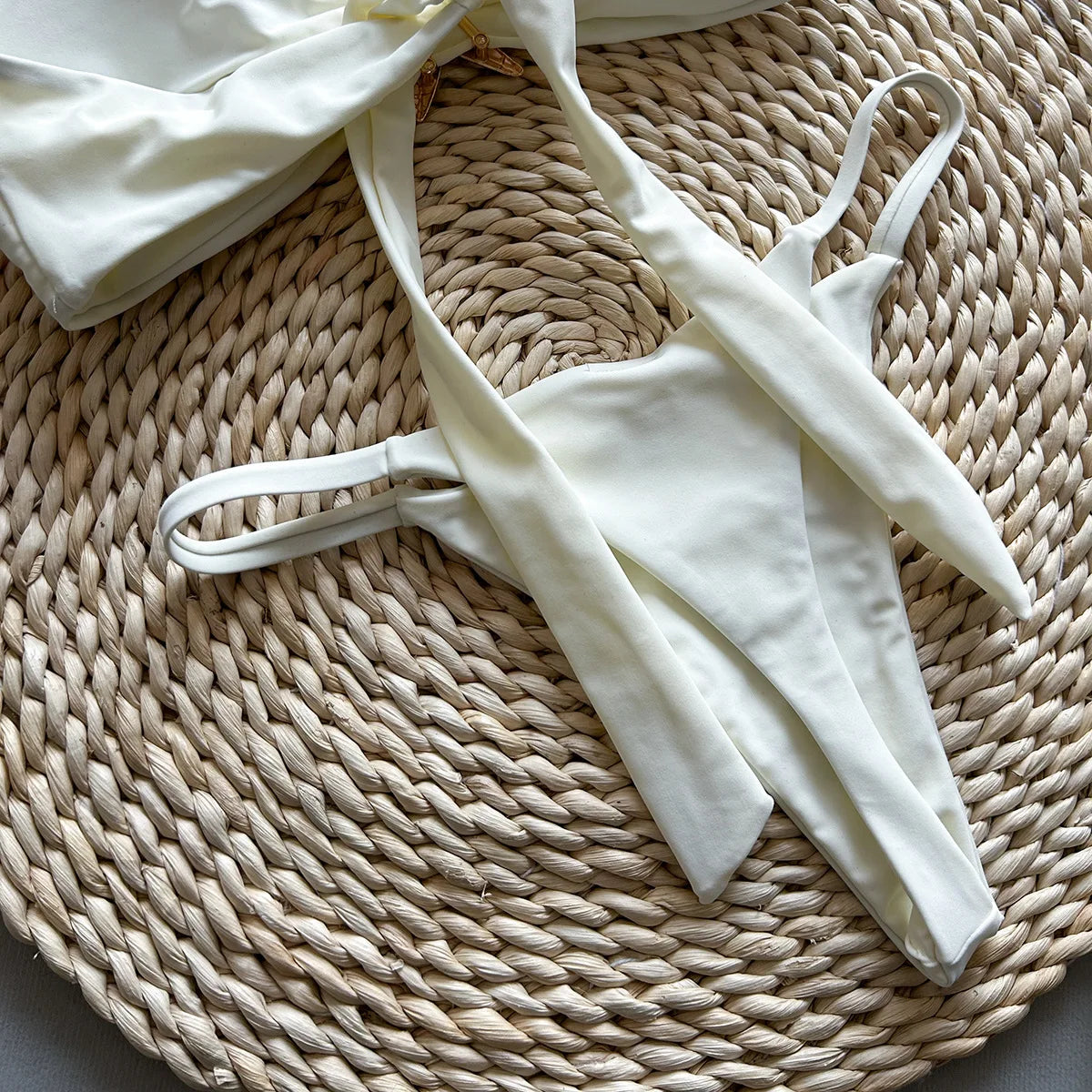 Sexy Women's Bikini Solid Color Strapless Split Swimsuit