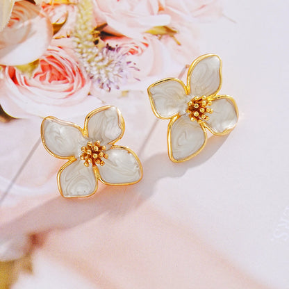 Elegant White Color Enamel Flower Earrings for Women Simple Temperament Cute Piercing Earrings Fashion Party Jewelry Accessories