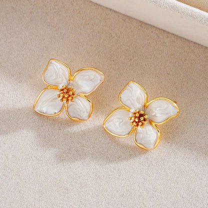 Elegant White Color Enamel Flower Earrings for Women Simple Temperament Cute Piercing Earrings Fashion Party Jewelry Accessories