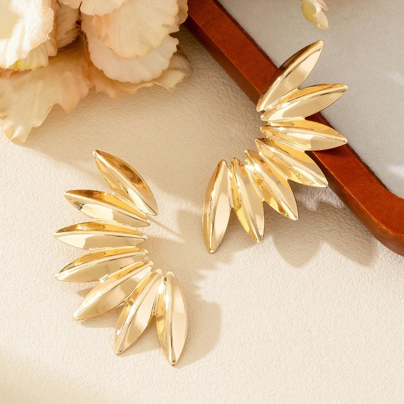 New Exaggerated Fan Shape Women's Hanging Earrings Gold Color Metal Geometric Dangle Earrings for Female European Ear Jewelry