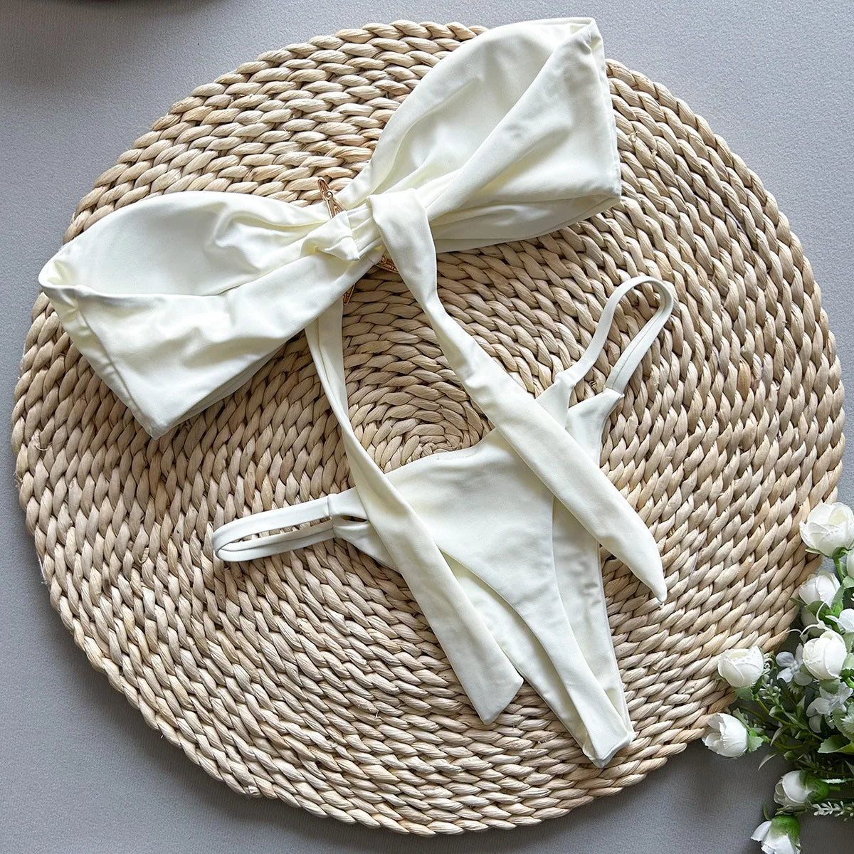 Sexy Women's Bikini Solid Color Strapless Split Swimsuit