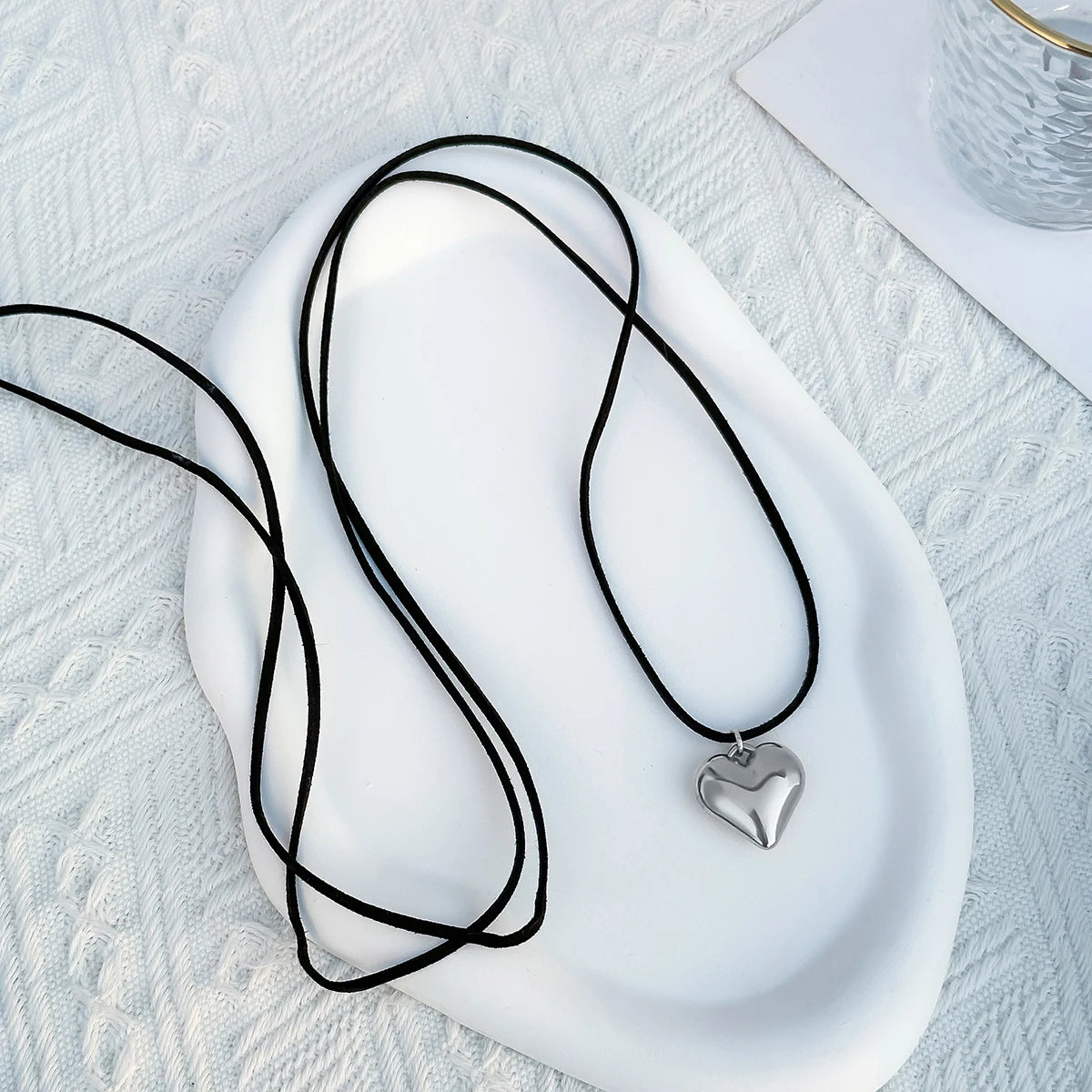 Exaggerated Black Velvet Big Heart Pendant Choker Necklace Women Knotted Bowknot Adjustable Rope Chain Jewelry Wed Accessories