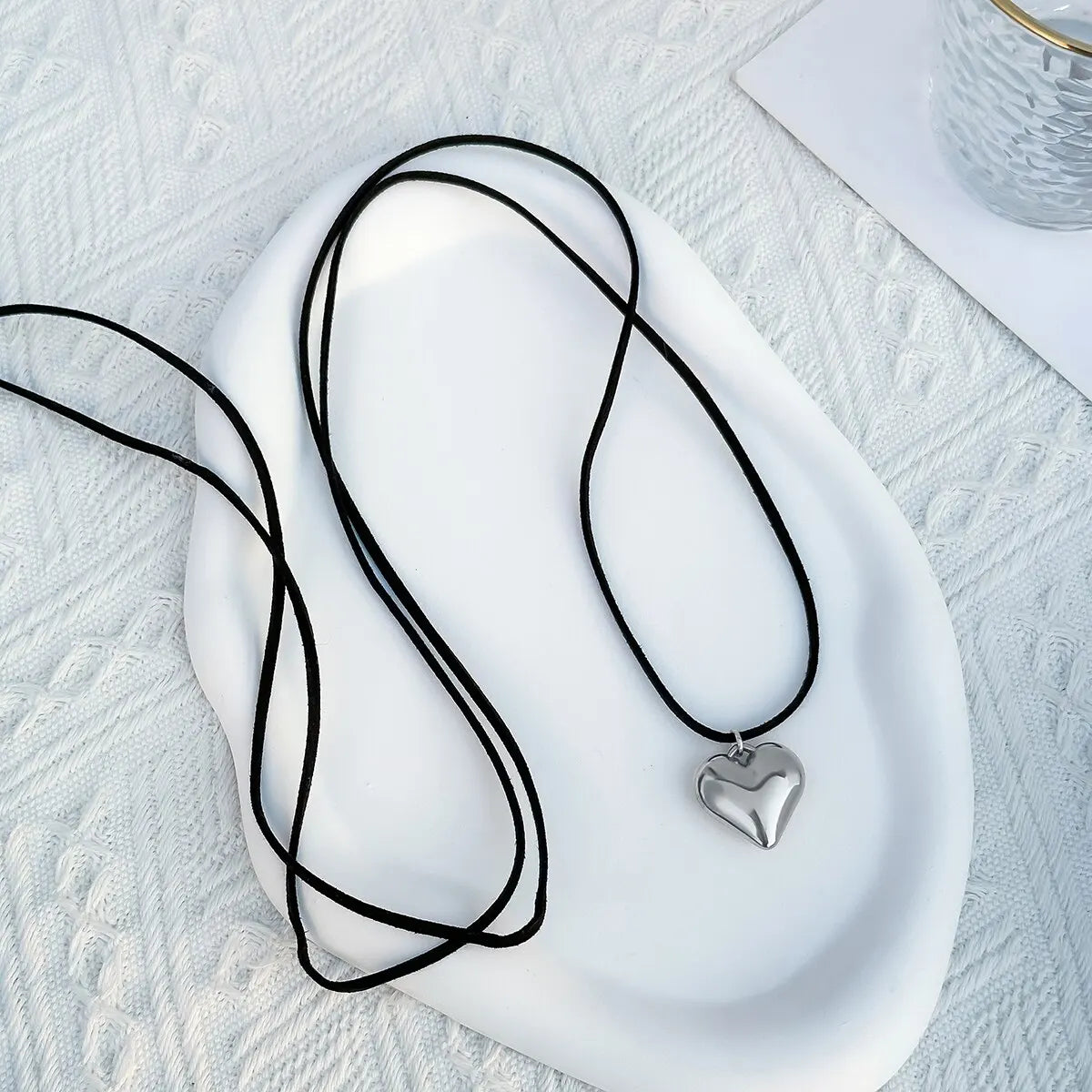 Exaggerated Black Velvet Big Heart Pendant Choker Necklace Women Knotted Bowknot Adjustable Rope Chain Jewelry Wed Accessories