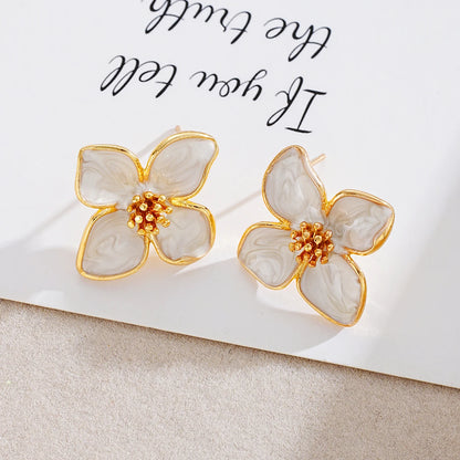 Elegant White Color Enamel Flower Earrings for Women Simple Temperament Cute Piercing Earrings Fashion Party Jewelry Accessories